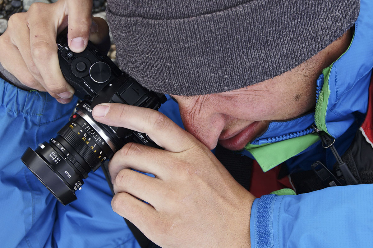 Klein und leicht: Fotografieren mit der Olympus OM-D inkl. Leica Summicron 50mm Objektiv.